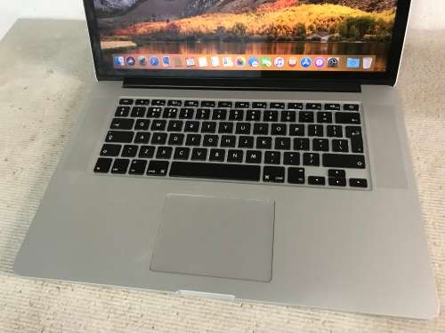 2015 Apple MacBook Pro with intel I7 (15-inch, 16GB RAM, 256GB SSD)- Silver